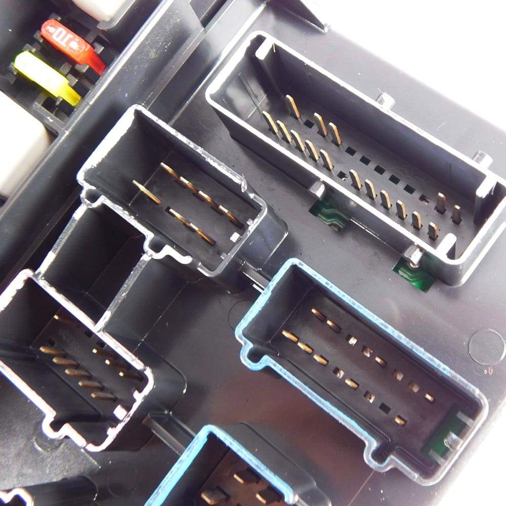 Rebuilt 05-08 Lincoln Mark LT Fuse Box - Image 6